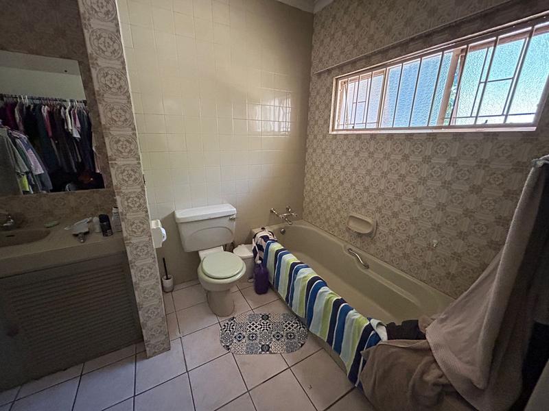 6 Bedroom Property for Sale in Eldoraigne Gauteng