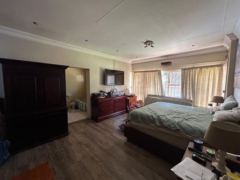 6 Bedroom Property for Sale in Eldoraigne Gauteng