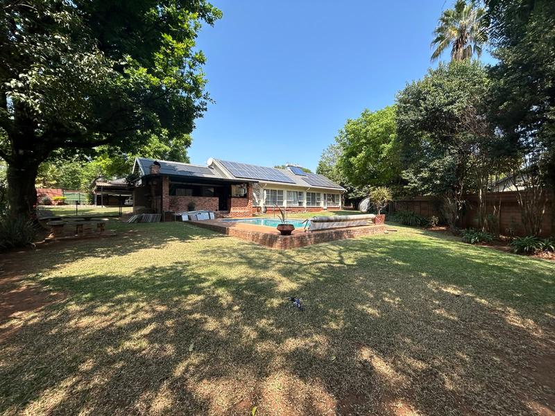 5 Bedroom Property for Sale in Eldoraigne Gauteng