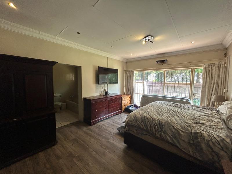 5 Bedroom Property for Sale in Eldoraigne Gauteng