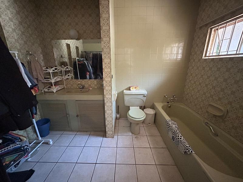 5 Bedroom Property for Sale in Eldoraigne Gauteng