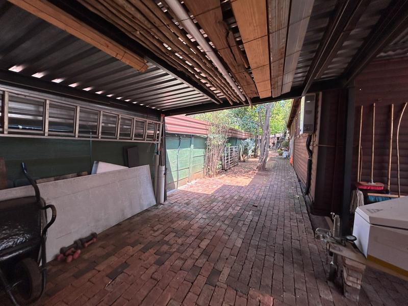 5 Bedroom Property for Sale in Eldoraigne Gauteng