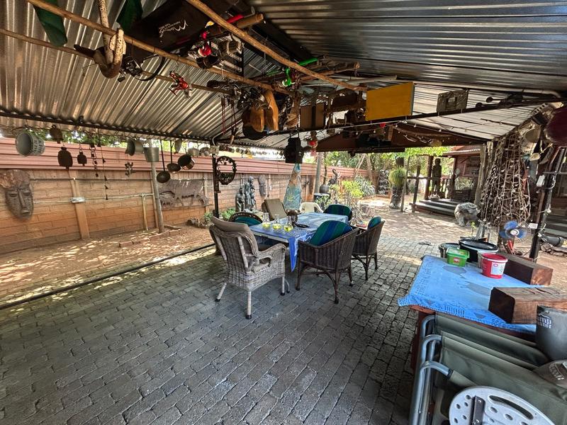 5 Bedroom Property for Sale in Eldoraigne Gauteng
