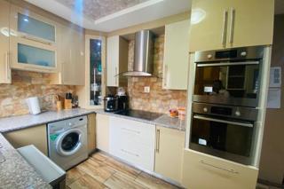 4 Bedroom Property for Sale in Kirkney Gauteng