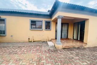 4 Bedroom Property for Sale in Kirkney Gauteng