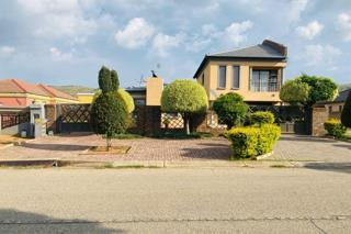 4 Bedroom Property for Sale in Kirkney Gauteng