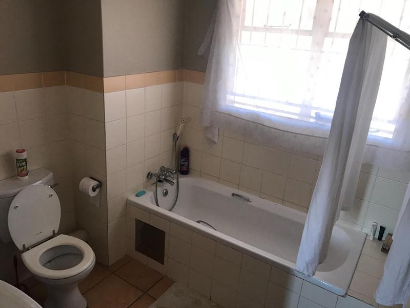 To Let 2 Bedroom Property for Rent in Die Wilgers Gauteng