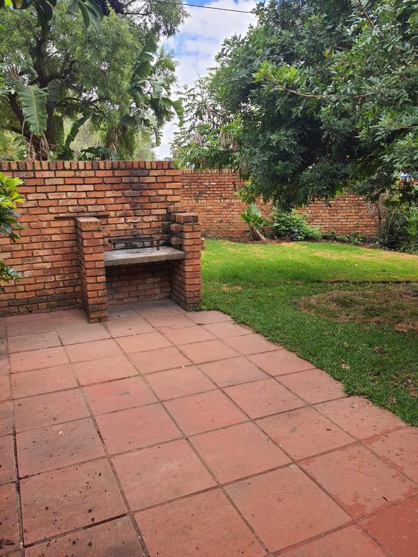 To Let 2 Bedroom Property for Rent in Garsfontein Gauteng