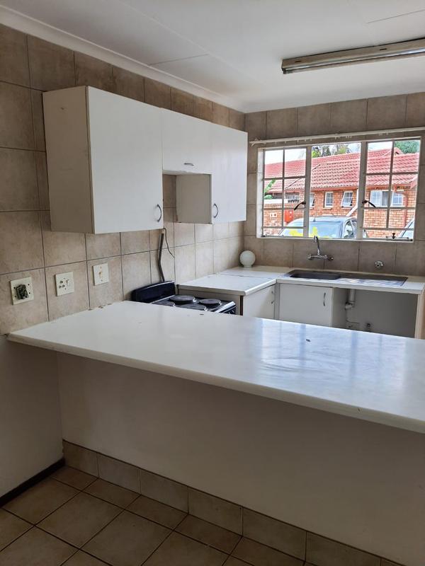 To Let 2 Bedroom Property for Rent in Garsfontein Gauteng