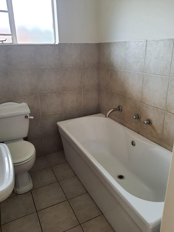 To Let 2 Bedroom Property for Rent in Garsfontein Gauteng