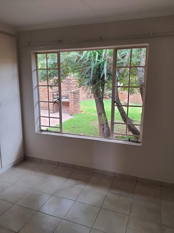To Let 2 Bedroom Property for Rent in Garsfontein Gauteng