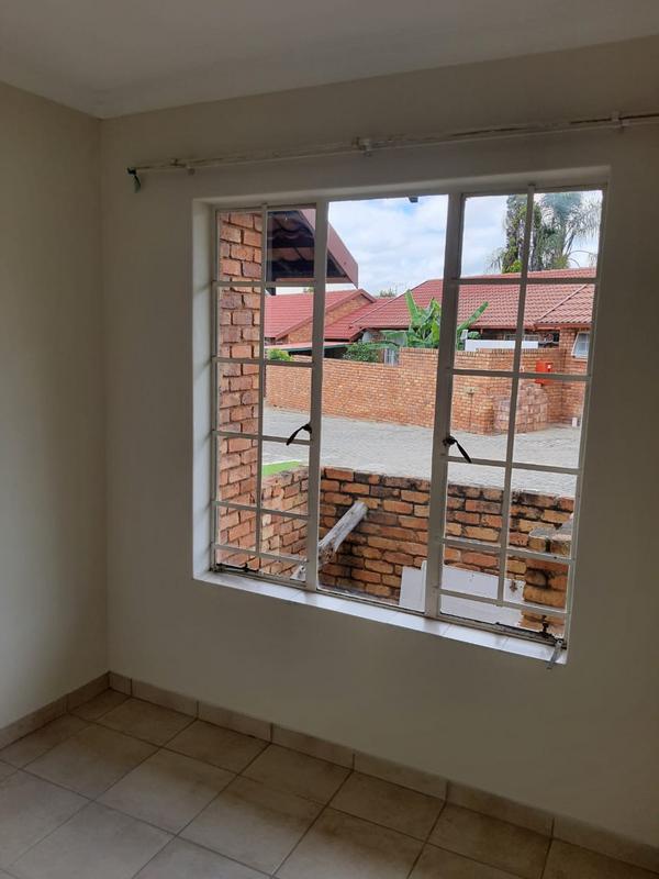 To Let 2 Bedroom Property for Rent in Garsfontein Gauteng