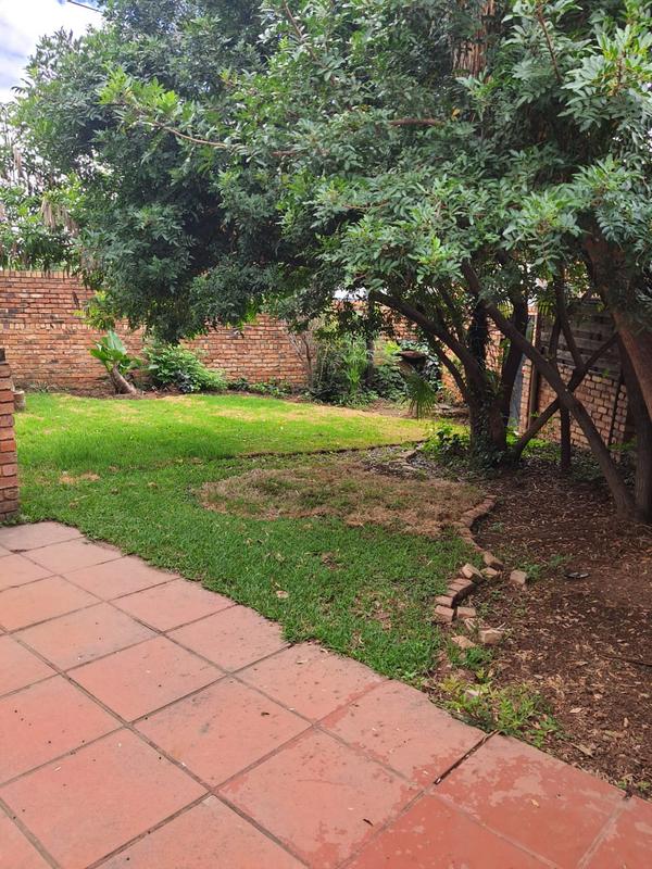 To Let 2 Bedroom Property for Rent in Garsfontein Gauteng
