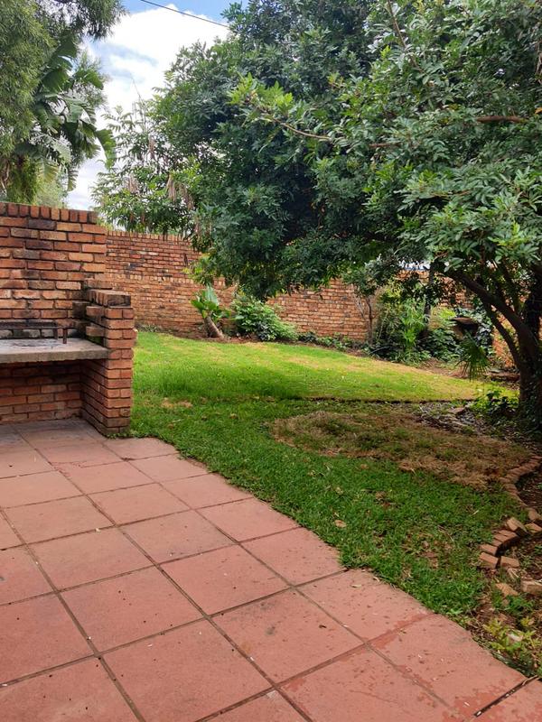 To Let 2 Bedroom Property for Rent in Garsfontein Gauteng