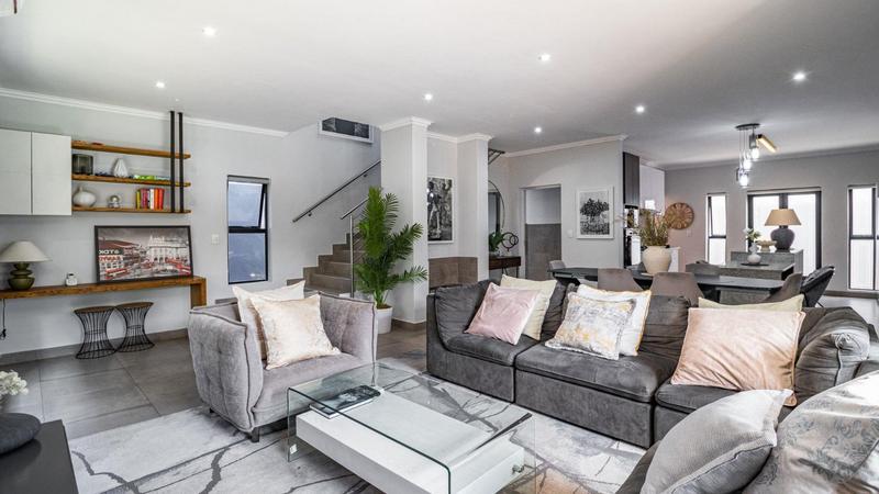 To Let 4 Bedroom Property for Rent in Bryanston Gauteng