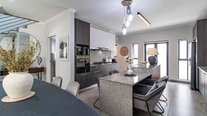 To Let 4 Bedroom Property for Rent in Bryanston Gauteng