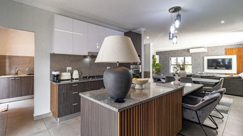 To Let 4 Bedroom Property for Rent in Bryanston Gauteng