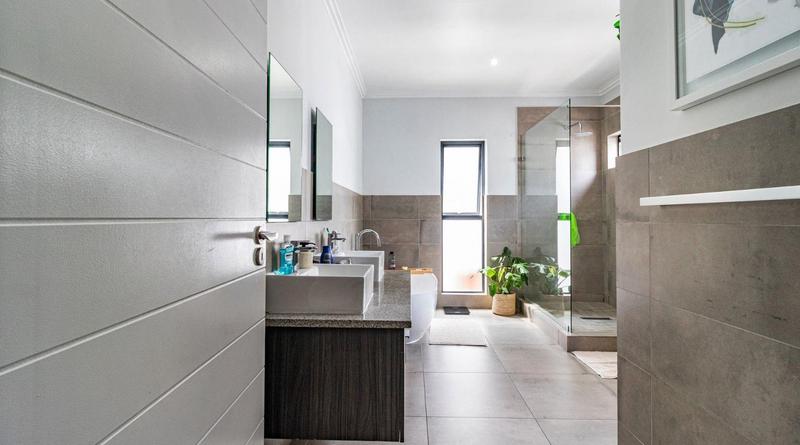 To Let 4 Bedroom Property for Rent in Bryanston Gauteng