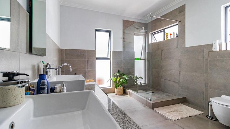 To Let 4 Bedroom Property for Rent in Bryanston Gauteng