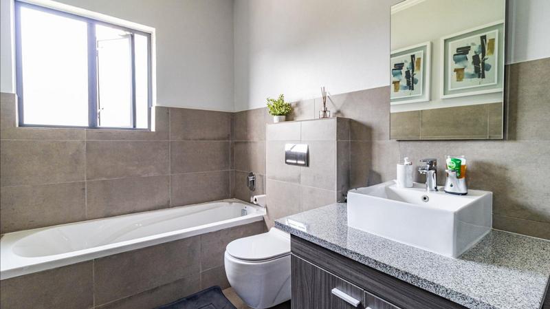 To Let 4 Bedroom Property for Rent in Bryanston Gauteng