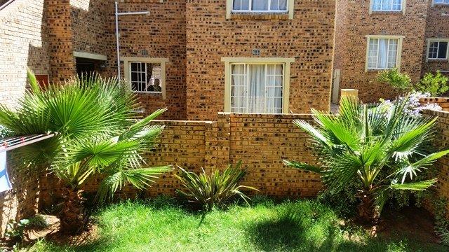 To Let 2 Bedroom Property for Rent in Radiokop Gauteng