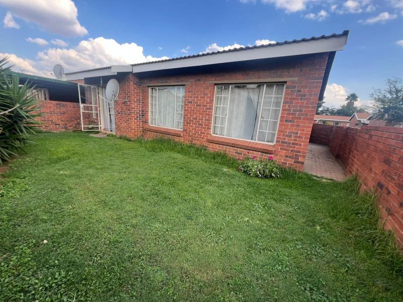 To Let 2 Bedroom Property for Rent in West Village Gauteng