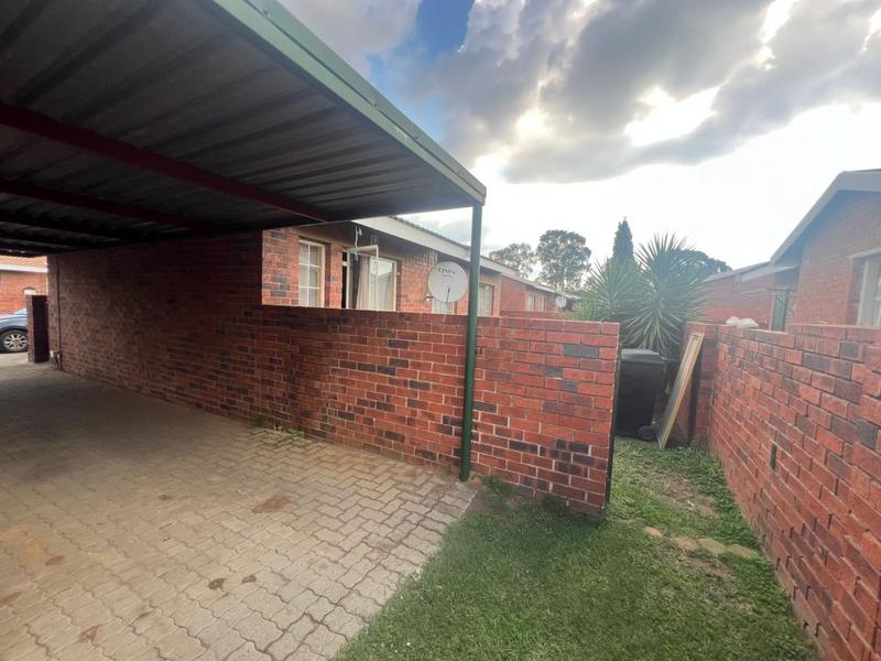 To Let 2 Bedroom Property for Rent in West Village Gauteng