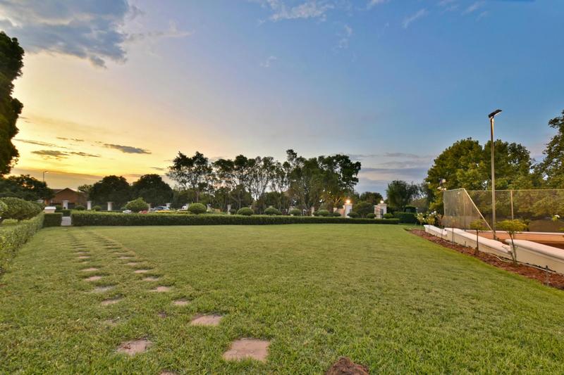 6 Bedroom Property for Sale in Cornwall Hill Gauteng