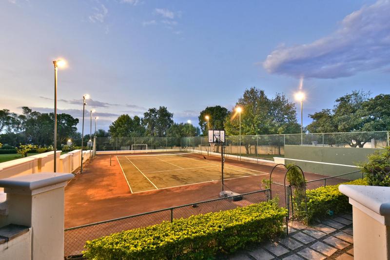 6 Bedroom Property for Sale in Cornwall Hill Gauteng