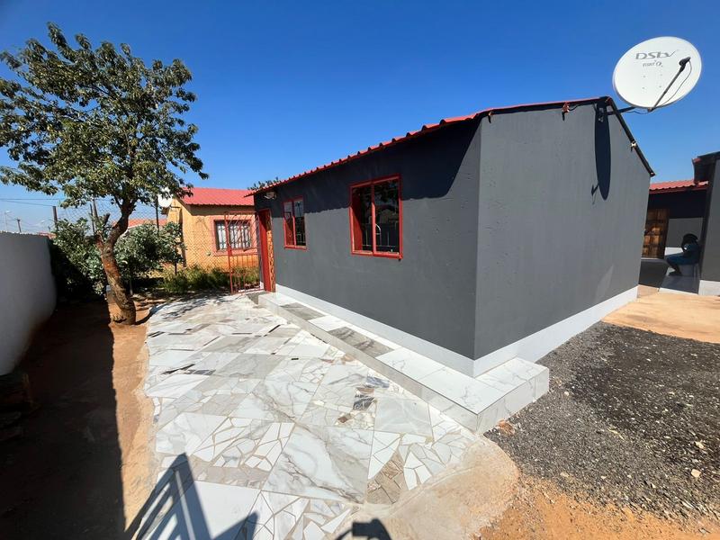 5 Bedroom Property for Sale in Orange Farm Gauteng