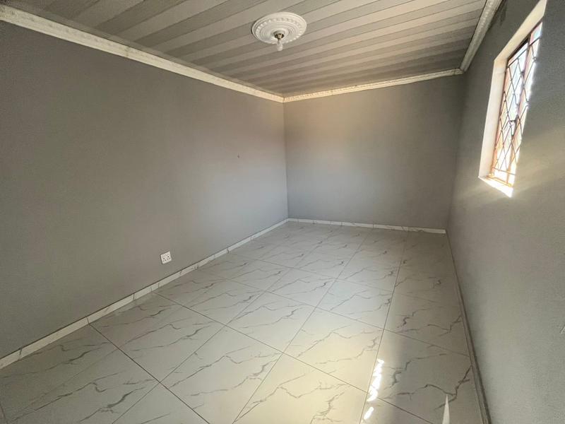 5 Bedroom Property for Sale in Orange Farm Gauteng