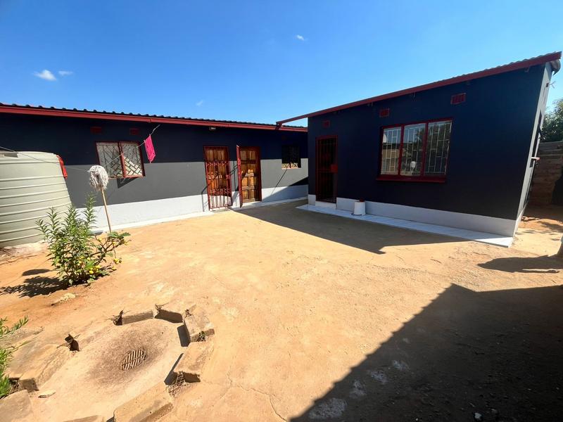 5 Bedroom Property for Sale in Orange Farm Gauteng