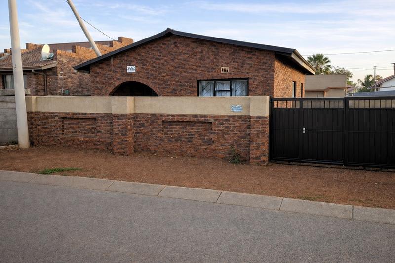 2 Bedroom Property for Sale in Orange Farm Gauteng