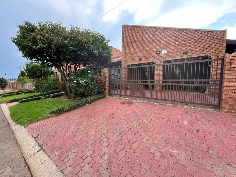 5 Bedroom Property for Sale in Benoni Gauteng