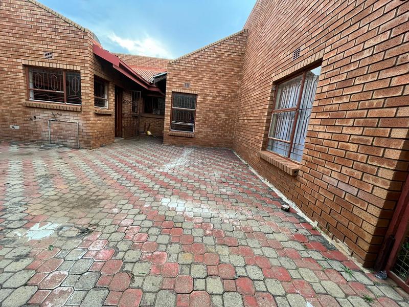 5 Bedroom Property for Sale in Benoni Gauteng