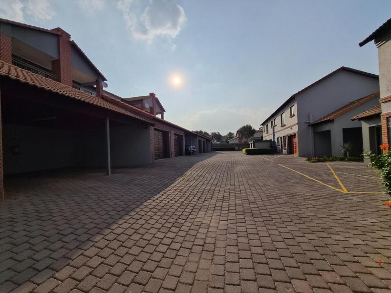 2 Bedroom Property for Sale in Country View Estate Gauteng