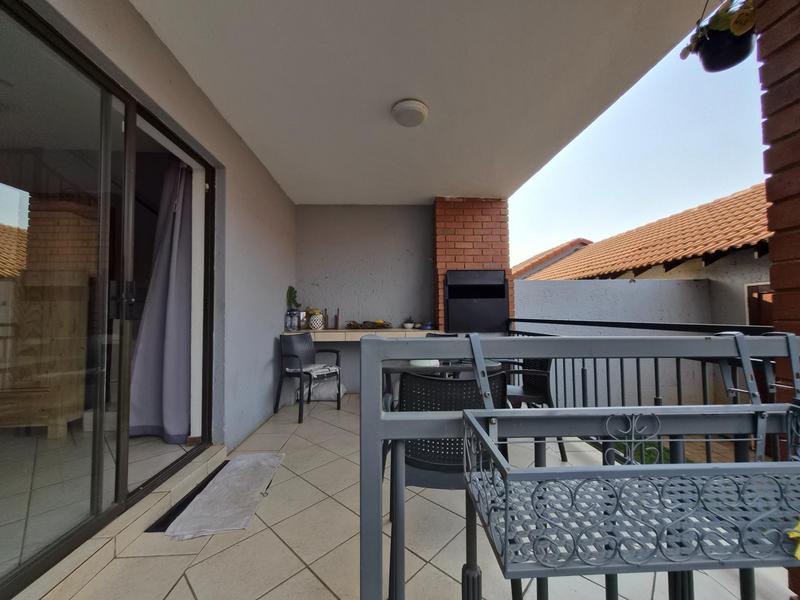 2 Bedroom Property for Sale in Country View Estate Gauteng