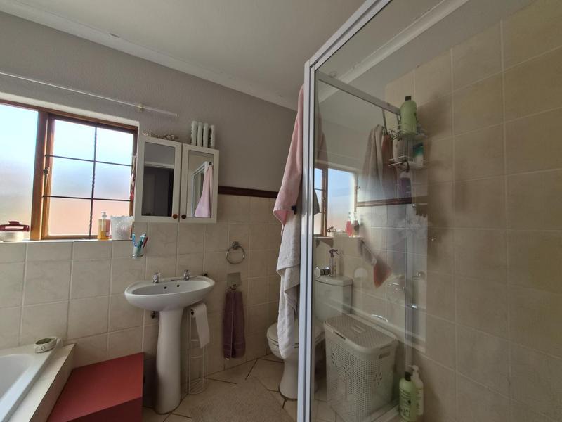 2 Bedroom Property for Sale in Country View Estate Gauteng