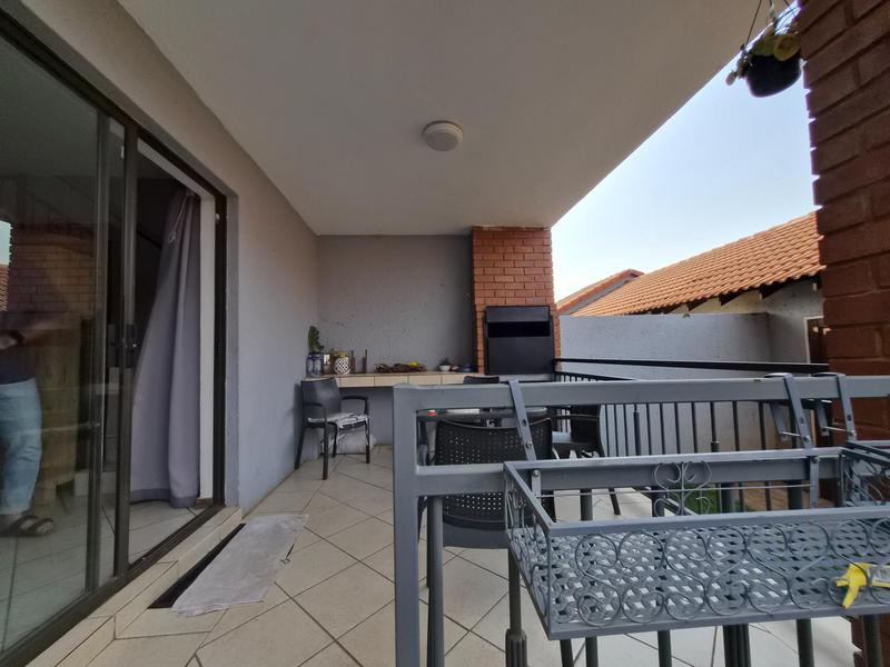 2 Bedroom Property for Sale in Country View Estate Gauteng