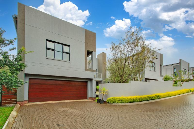 To Let 4 Bedroom Property for Rent in Bryanston Gauteng