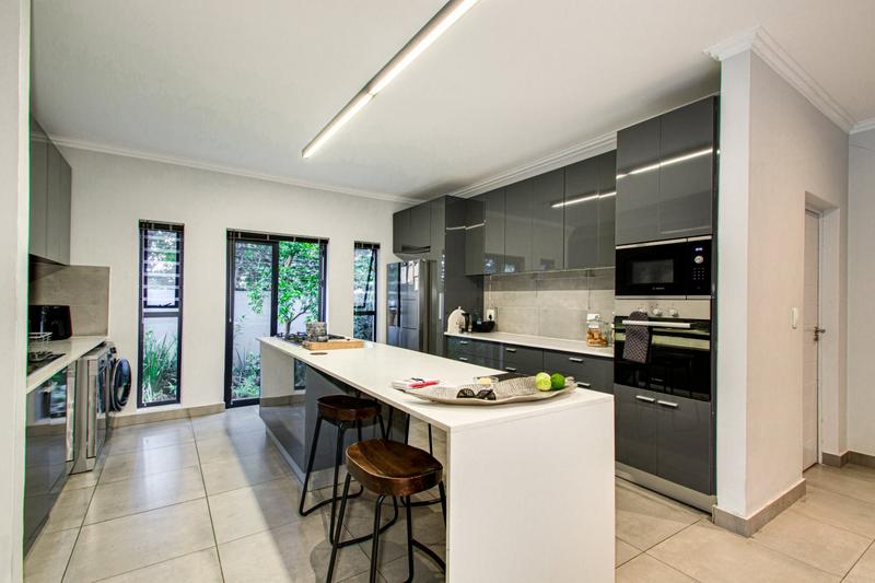 To Let 4 Bedroom Property for Rent in Bryanston Gauteng