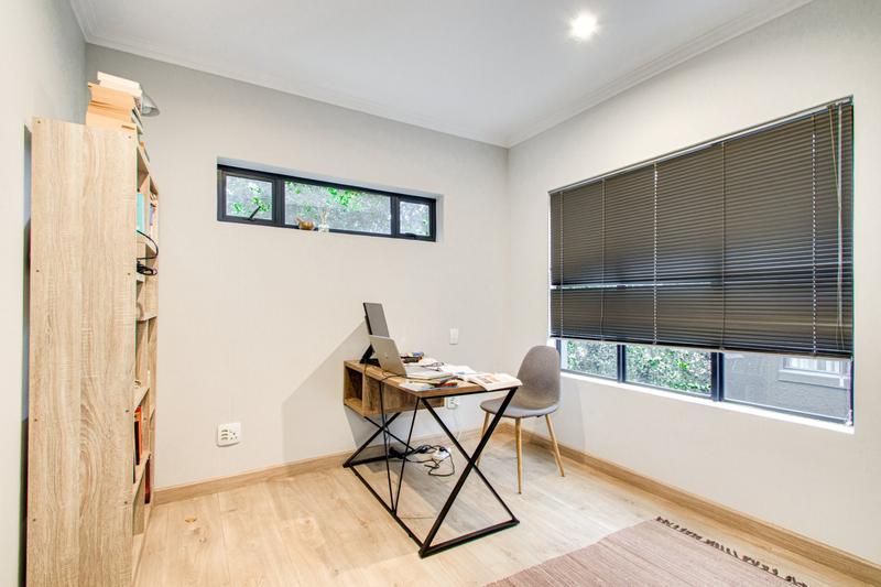 To Let 4 Bedroom Property for Rent in Bryanston Gauteng