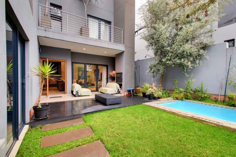 To Let 4 Bedroom Property for Rent in Bryanston Gauteng