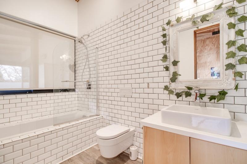 To Let 5 Bedroom Property for Rent in Helderfontein Estate Gauteng