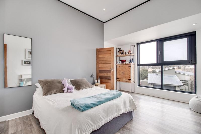 To Let 5 Bedroom Property for Rent in Helderfontein Estate Gauteng