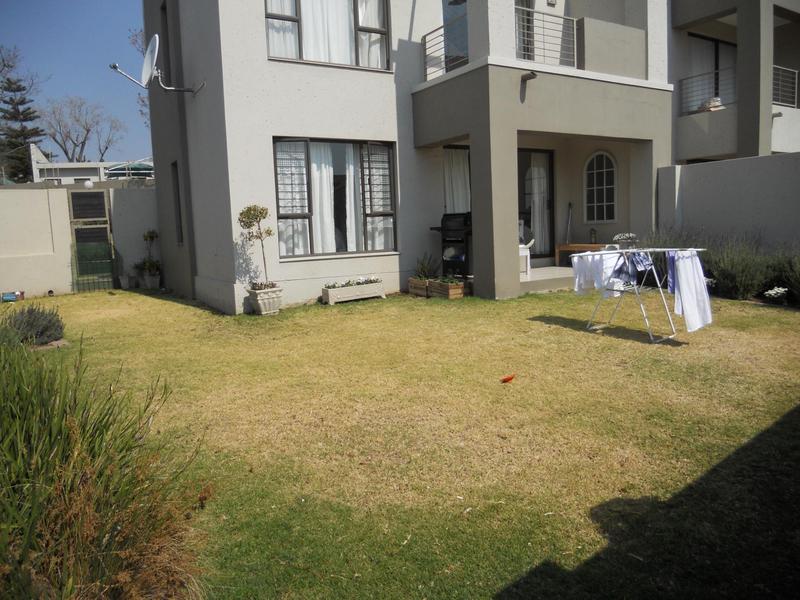 To Let 1 Bedroom Property for Rent in Bryanston Gauteng
