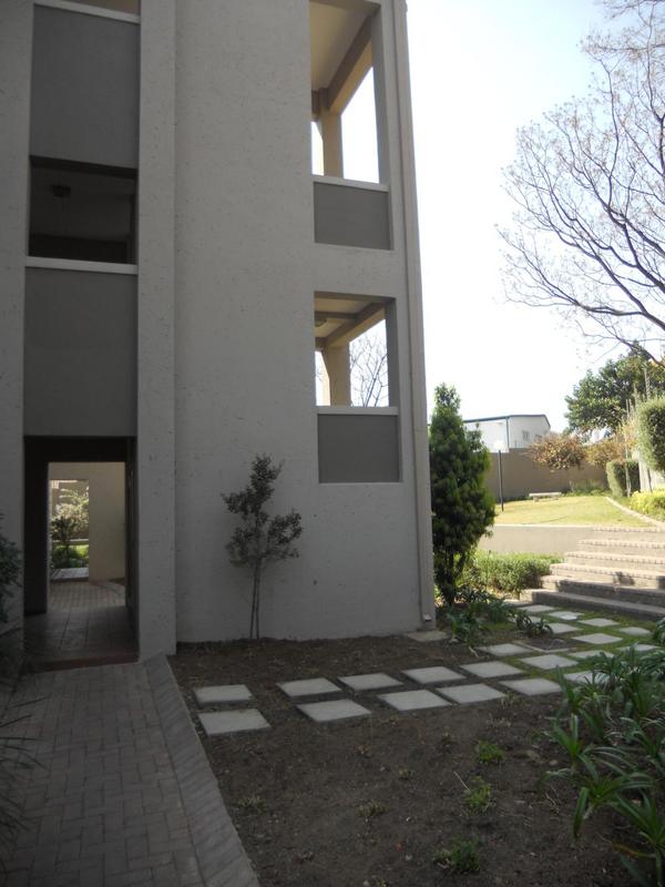 To Let 1 Bedroom Property for Rent in Bryanston Gauteng