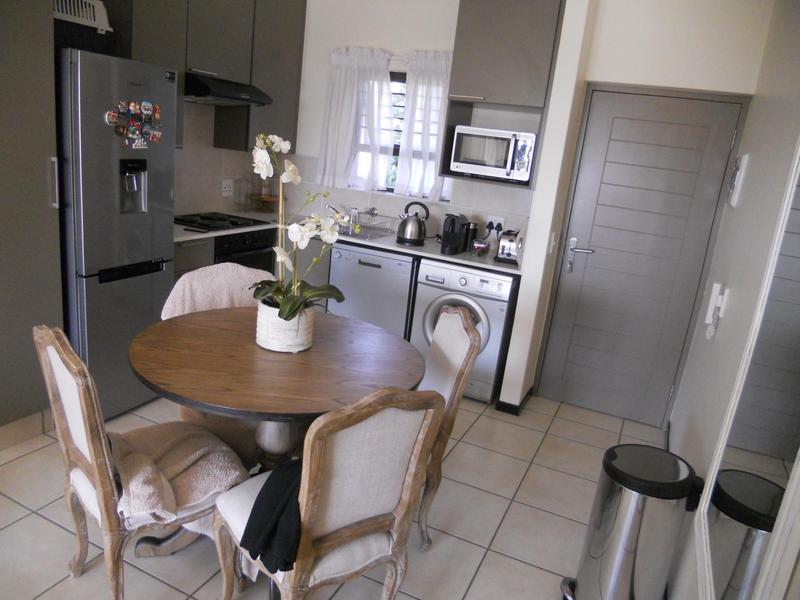 To Let 1 Bedroom Property for Rent in Bryanston Gauteng