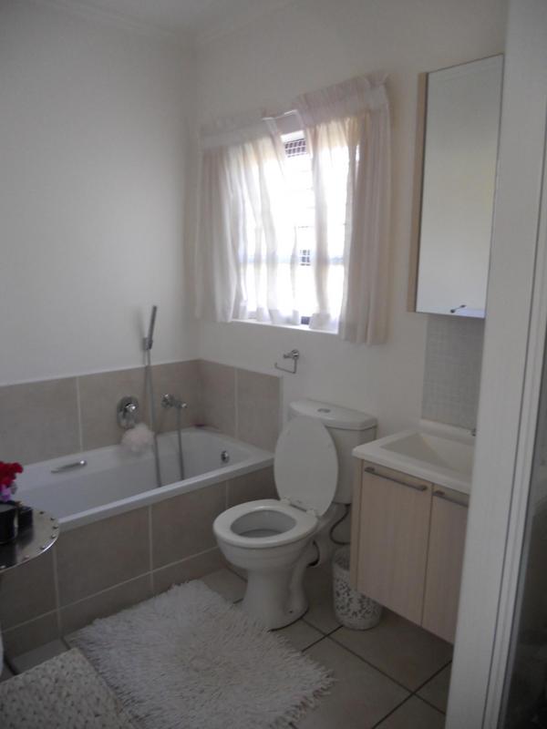 To Let 1 Bedroom Property for Rent in Bryanston Gauteng