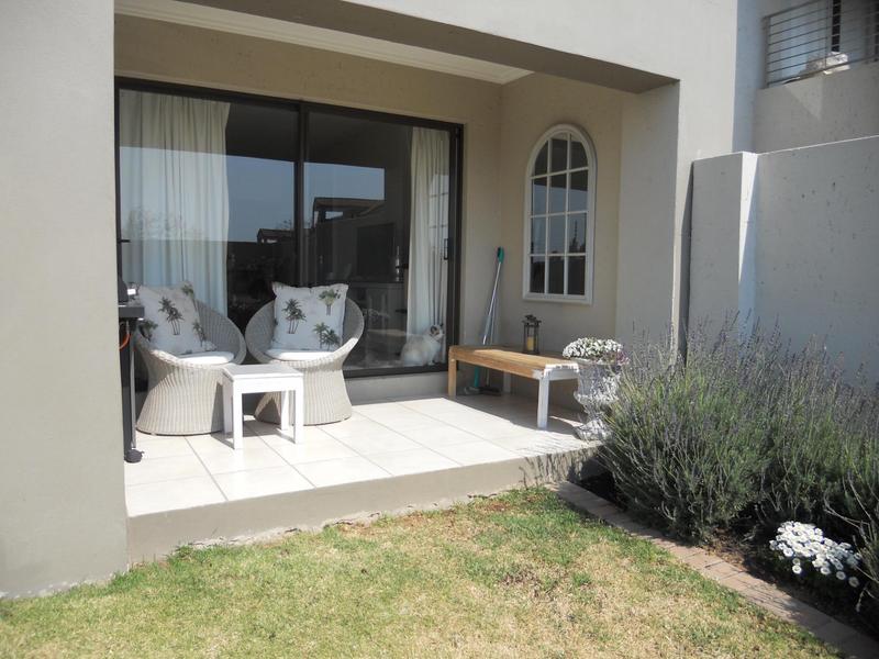 To Let 1 Bedroom Property for Rent in Bryanston Gauteng
